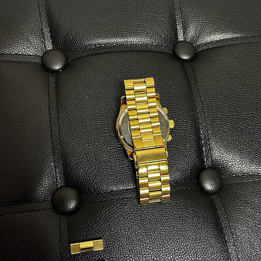 Michael Kors Watch - Picture 5 of 8